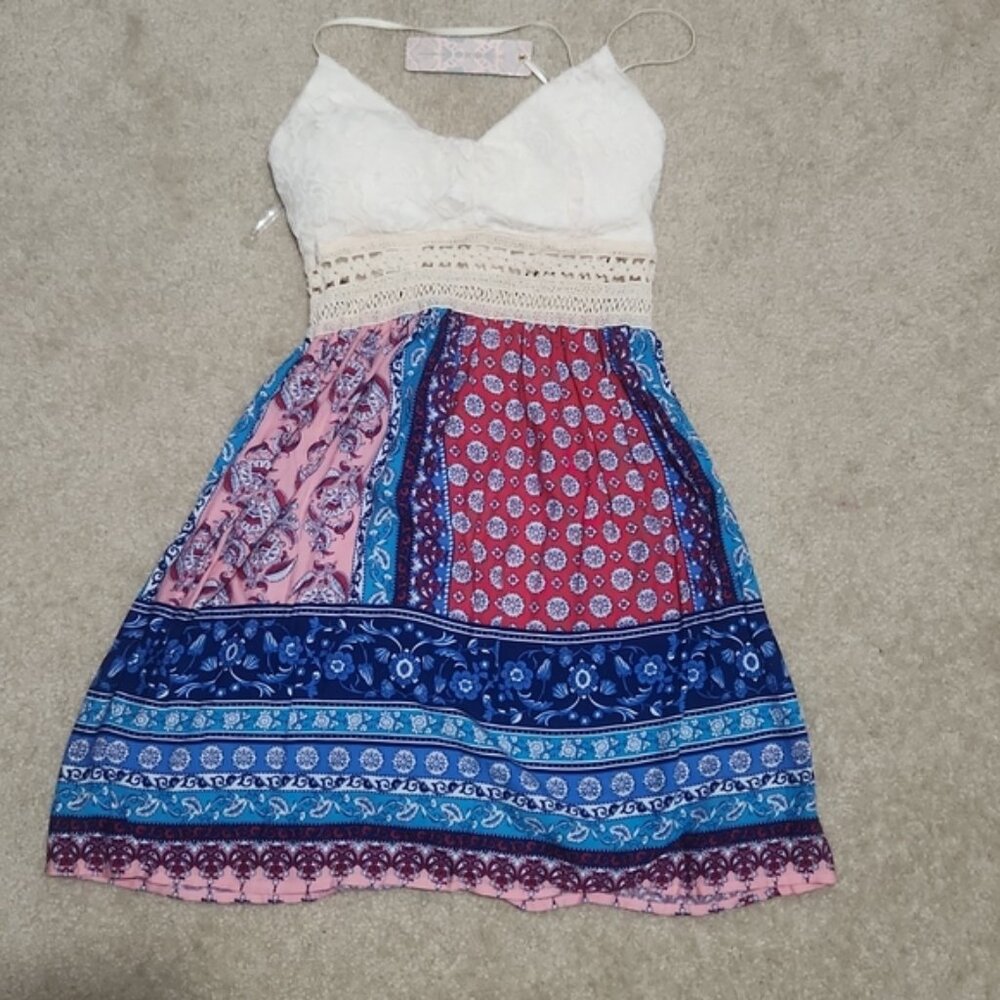 Brand new iris basic adorable dress size large.